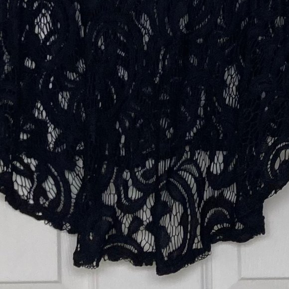 Studio Y Black Lace Tank w/Keyhole Button Closure S - Picture 5 of 7